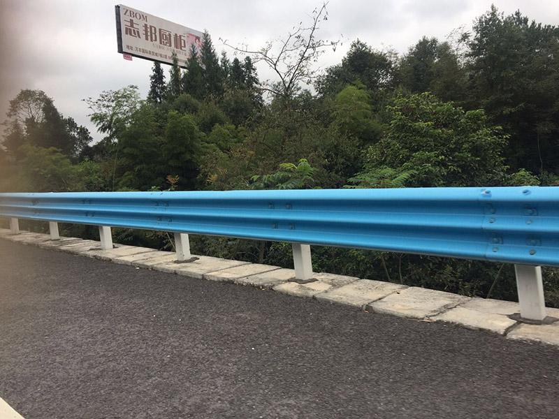 三波護欄板